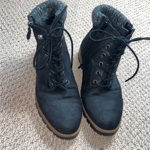 Black Lace-Up Boots White Mountain